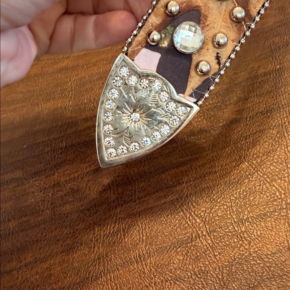 Blazin Roxx Mossy Oak Pink Camo Rhinestone Studded Leather Belt - Picture 5 of 6